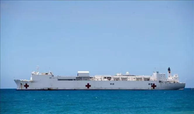 EEUU envía barco hospital a Haití e invita médicos cubanos a visitar buque