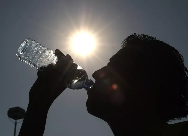 Meteorología pronostica temperaturas calurosas y chubascos aislados