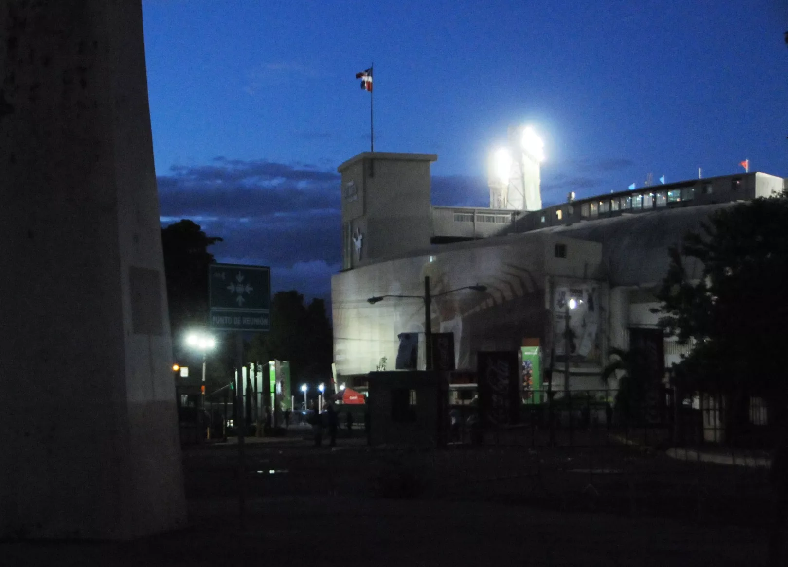 Inseguridad campea alrededor del estadio Quisqueya