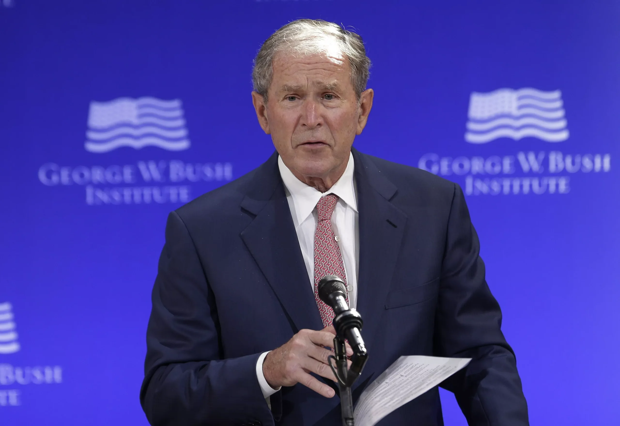 Bush felicita a Biden por su victoria en unos comicios “justos” e 