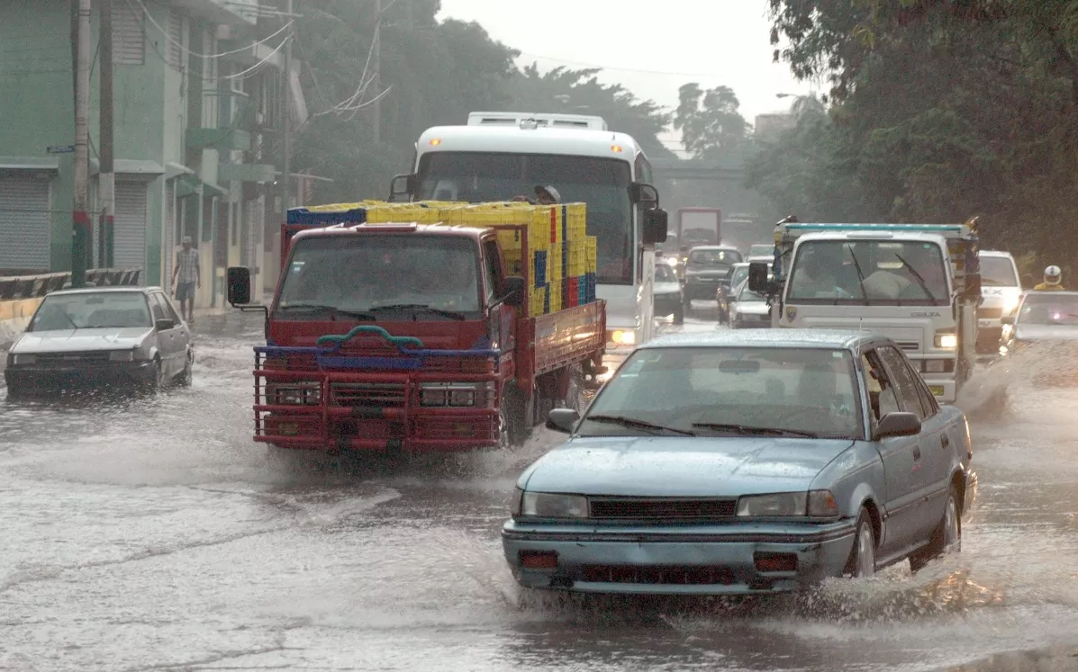 Meteorología: Nueve provincias se mantienen en alerta por vaguada