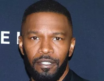 Jamie Foxx sufrió un fuerte dolor de cabeza antes de ser hospitalizado por 20 días