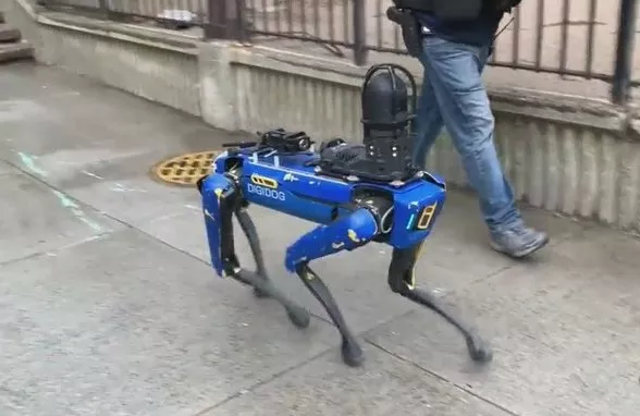 Aumenta presencia de perros robots policías en calles NYC