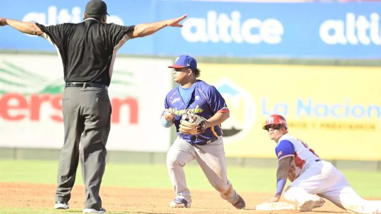 Venezuela vence a Puerto Rico y los ponen al borde de la eliminación