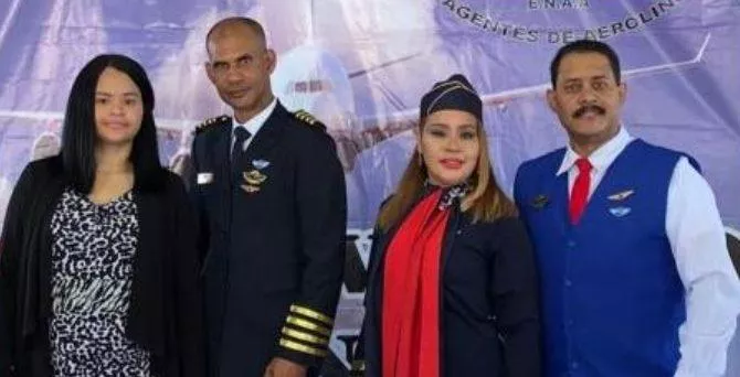 La Escuela Nacional de Agentes de Aerolíneas gradúa a 48 nuevos agentes de aerolíneas