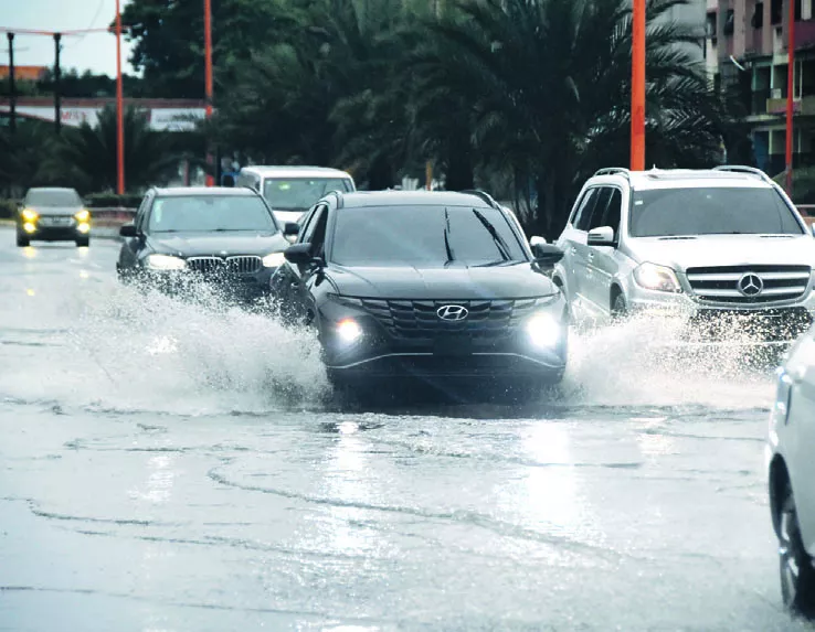 Fuertes aguaceros, tormentas eléctricas y ráfagas de viento esta sábado