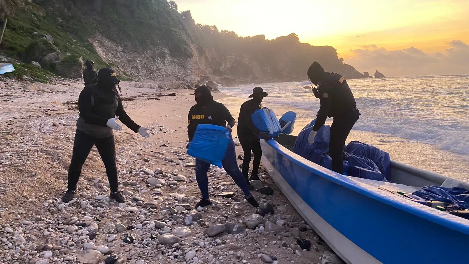 Autoridades ocupan194 paquetes de cocaína en Barahona