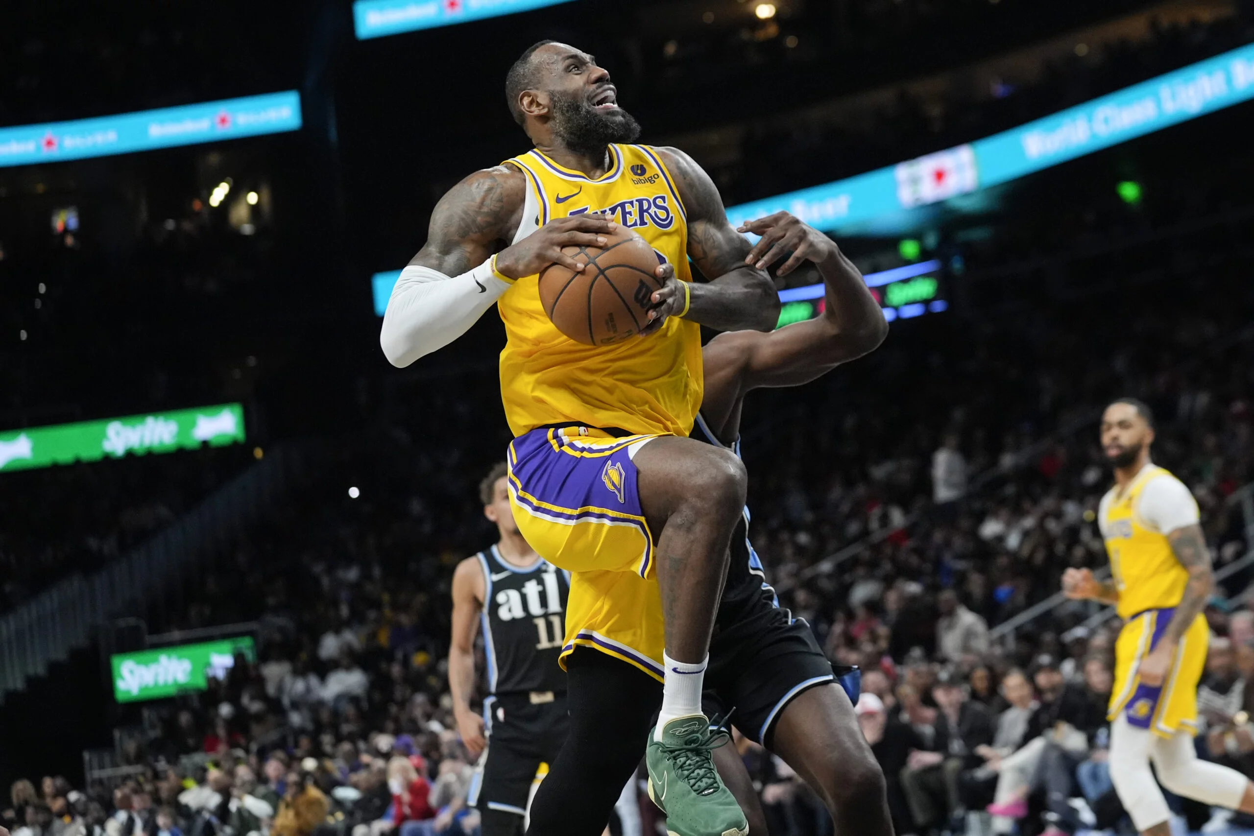 LeBron James y Anthony Davis descartados para Lakers vs Celtics, líderes del Este