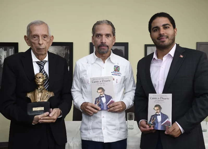 Comisión Permanente Efemérides Patrias publica libro ‘Canto a Duarte’