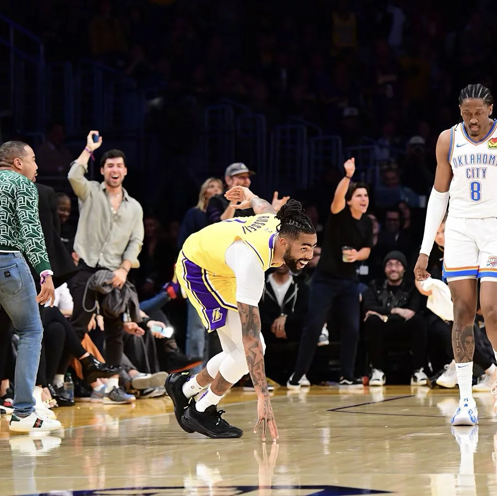 James y Russell guían triunfo de Lakers para frenar a Oklahoma