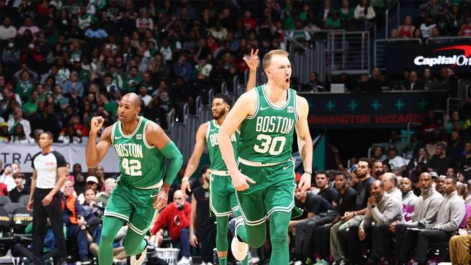 Sam Hauser logra las mejores marcas de su carrera con 30 puntos y 10 triples para Celtics vencen a Wizards