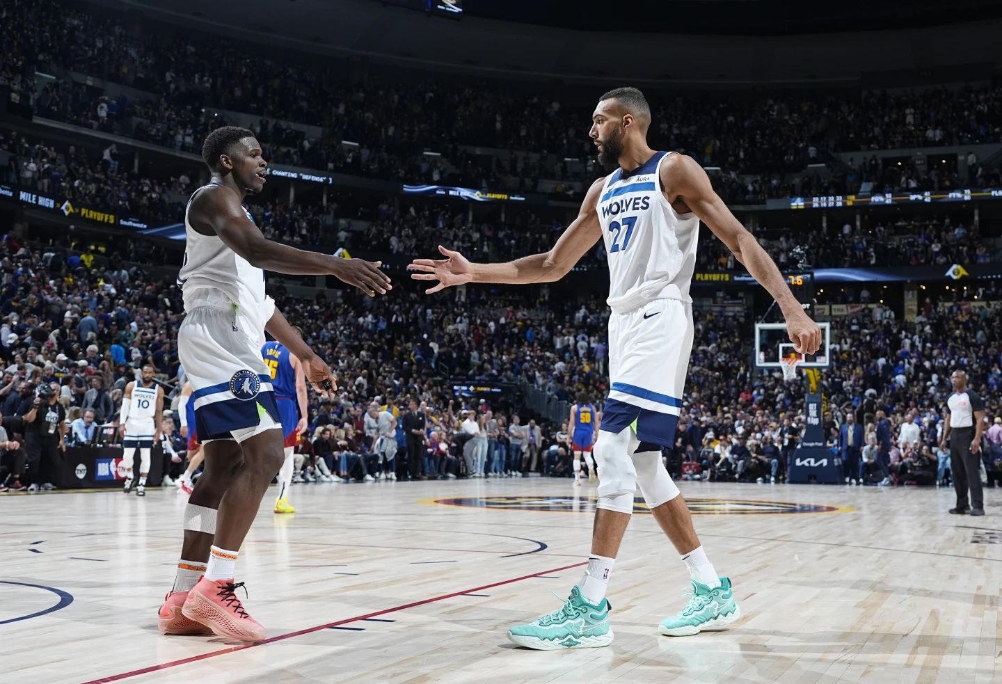 Edwards anota 43 y Towns 20 para darle triunfo a Minnesota sobre Denver