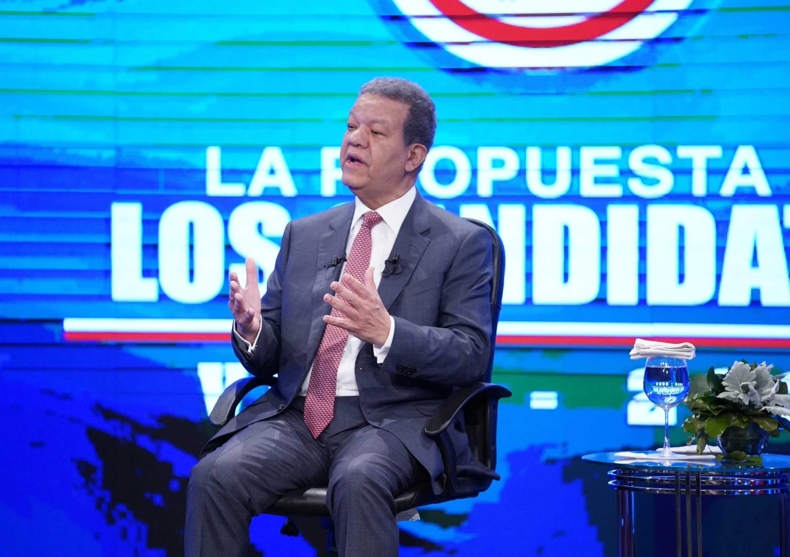 Leonel propone un modelo económico incluyente para eliminar la desigualdad social