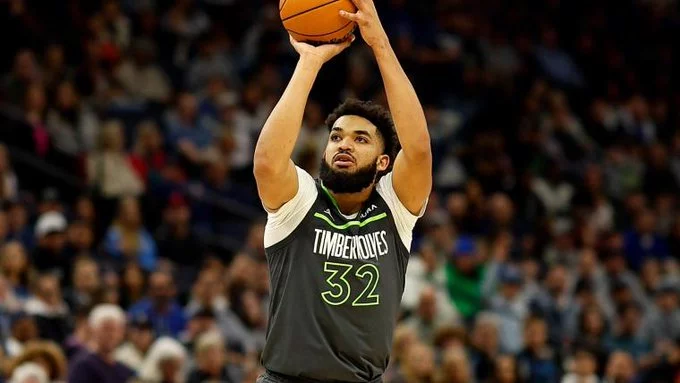 Edwards y Towns lideran ataque de los Wolves y colocan serie 2-0 ante Denver