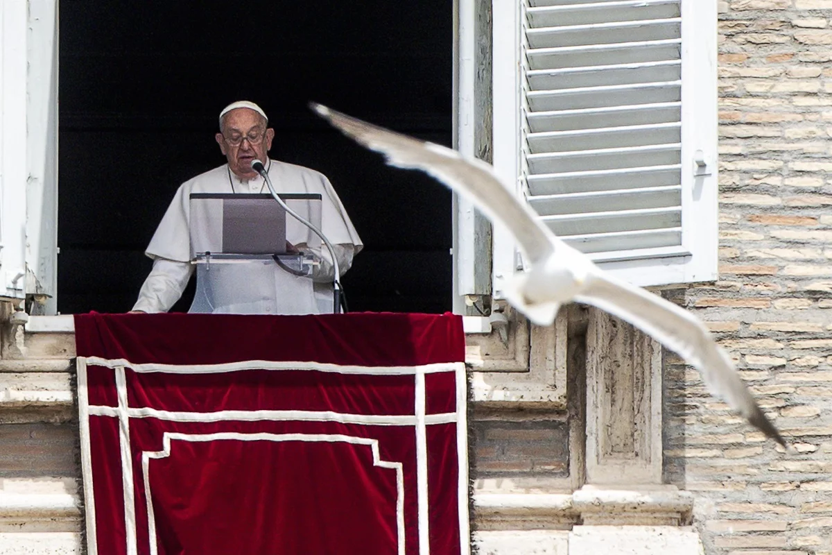 El papa cancela su agenda de hoy por gripe