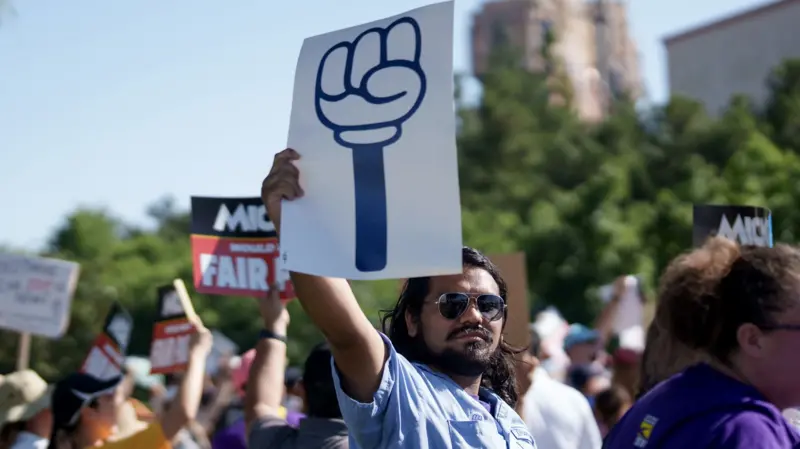 Los trabajadores de Disney que se ven obligados a vivir en autos