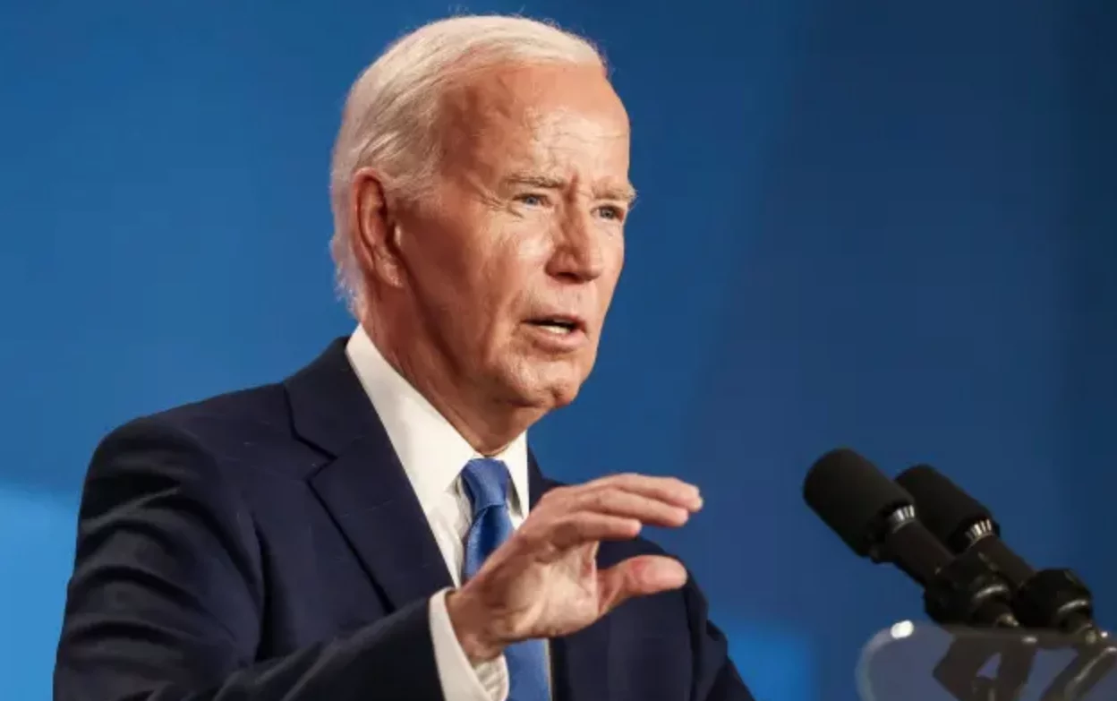 Biden condena el atentado contra Trump y se alegra de que esté “bien”