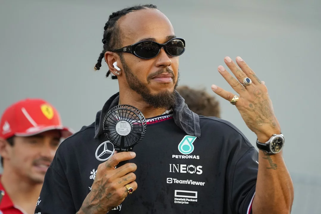 Lewis Hamilton revela que sufre problemas de salud mental desde niño