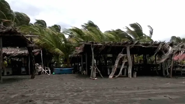 La tormenta tropical Ileana toca tierra en Ahome, en el estado mexicano de Sinaloa