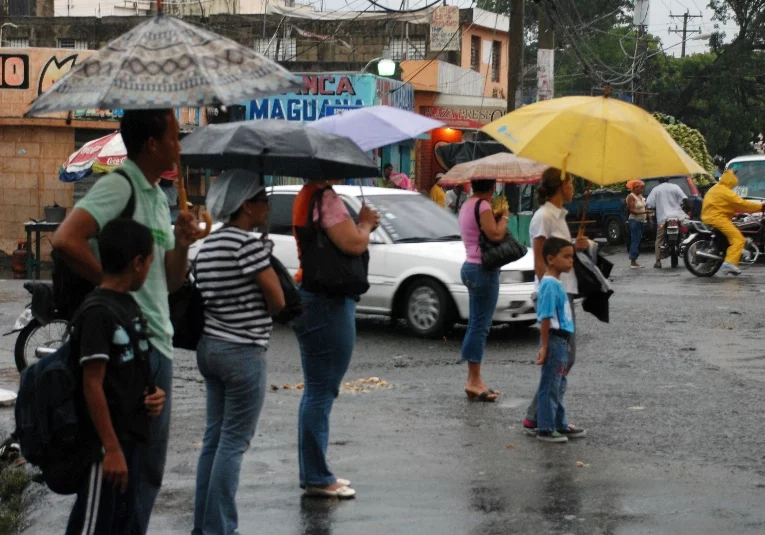 Temperaturas agradables y lluvias dispersas a causa de vaguada, dice Indomet