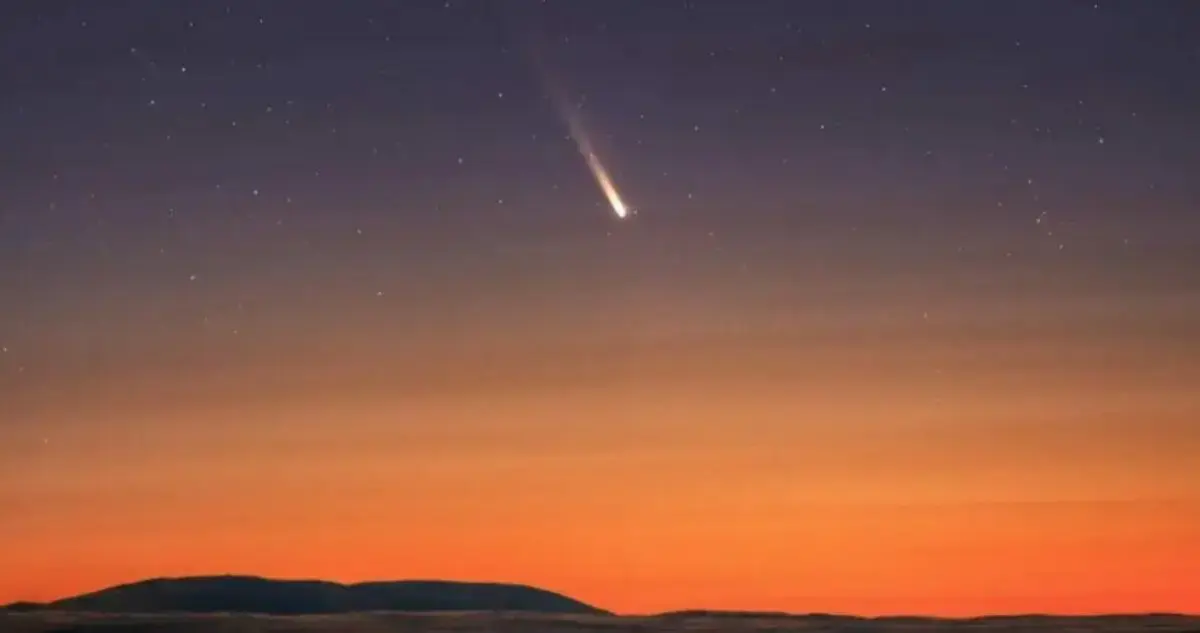 Imágenes que dejó el paso del “cometa del siglo” antes de su alejamiento definitivo de la Tierra