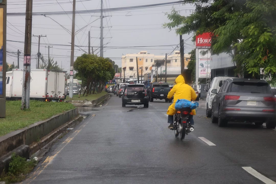 Aguaceros, tronadas y ráfagas de viento este sábado, informa Meteorología