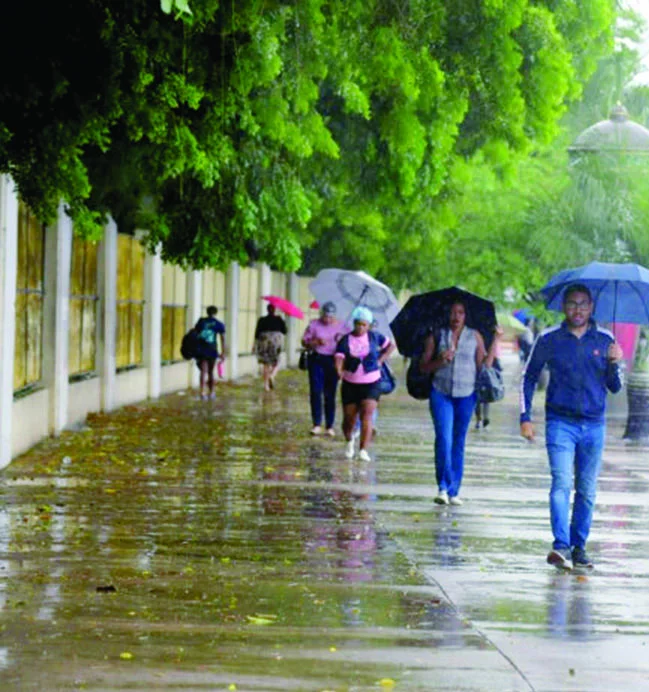 Vaguada y viento provocarán lluvias este martes