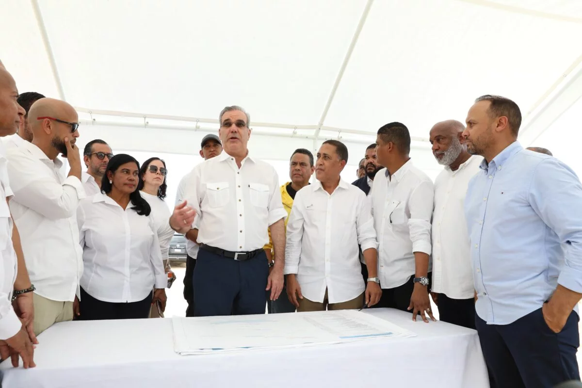 Abinader instruye malecón de Nagua esté listo el año próximo