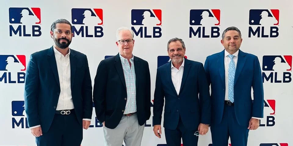 Representantes de MLB y Comisionado de Béisbol se reúnen para fortalecer los registros de academias y dopaje en RD