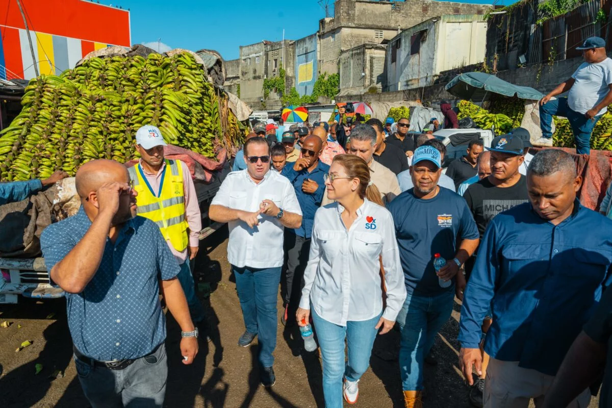 Paliza y Carolina Mejía planifican readecuación de mercados de la Duarte y Villas Agrícolas