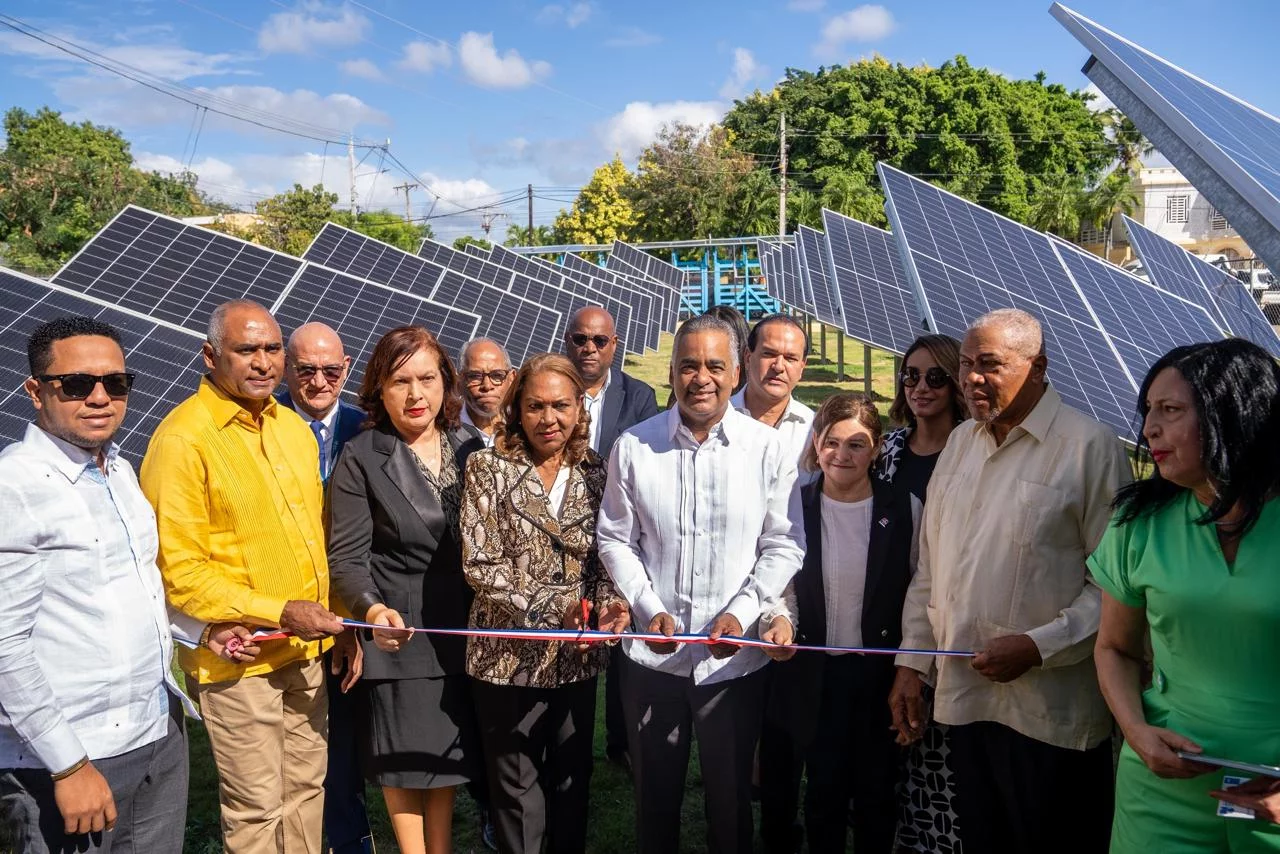 Paya, el primer territorio dominicano en implementar sistema de alumbrado inteligente