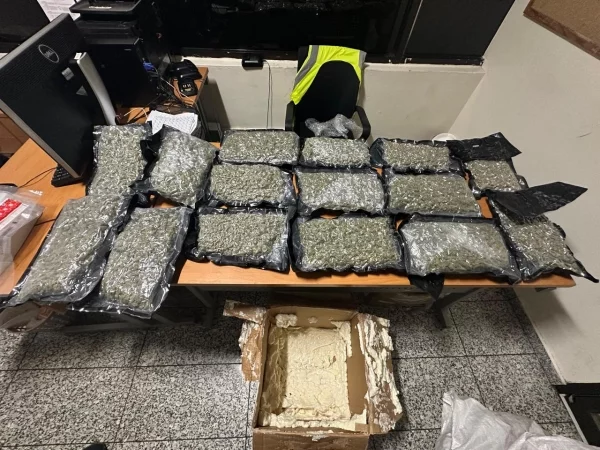 Autoridades confiscan en el AILA otros 15 paquetes de marihuana